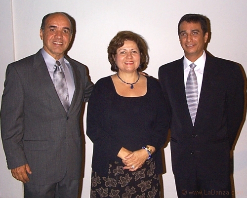 Luciano Quiñones junto a Mariana Rosas y Erwin Soliván