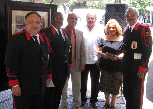 Integrantes de la Banda Municipal de Ponce junto a Luciano Quiñones y Geraldo Matos